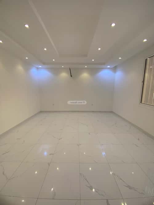 فيلا 386 متر مربع شرقية على شارع 20م الأخباب، الطائف