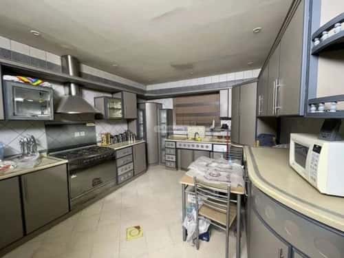 Villa 300 SQM Facing South with 4 Bedrooms King Abdullah, Central Riyadh, Riyadh