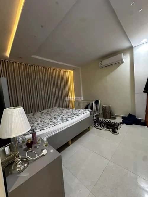 فيلا 300 متر مربع ب 8 غرف طويق، غرب الرياض، الرياض