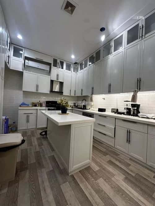 فيلا 300 متر مربع ب 8 غرف طويق، غرب الرياض، الرياض