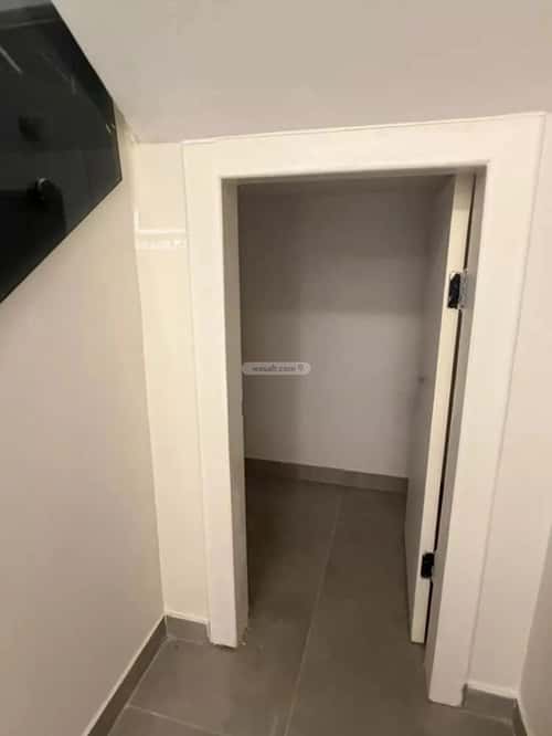 Apartment 235 SQM with 5 Bedrooms Twaeeq, West Riyadh, Riyadh