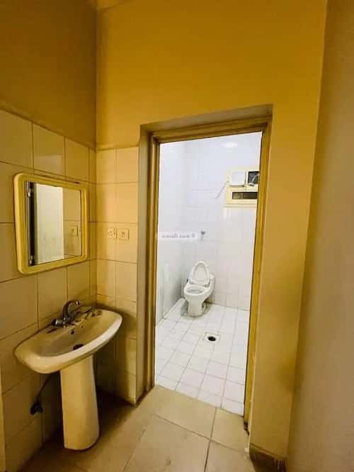 شقة 2439 متر مربع بغرفتين المطار، المجمعة