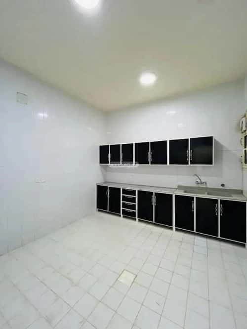 شقة 2439 متر مربع بغرفتين المطار، المجمعة