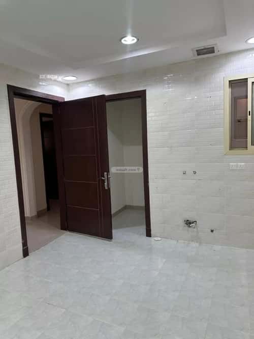 Floor 315 SQM with 5 Bedrooms Okaz, South Riyadh, Riyadh