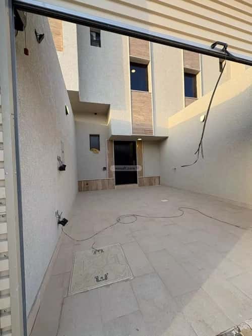Floor 243 SQM with 5 Bedrooms Dirab, West Riyadh, Riyadh