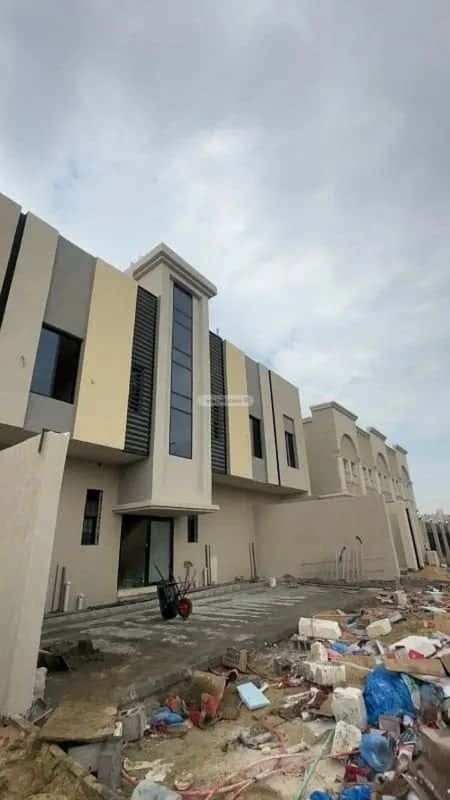 Apartment 202 SQM with 5 Bedrooms Al Nada, Aldammam