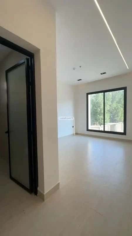 Apartment 202 SQM with 5 Bedrooms Al Nada, Aldammam