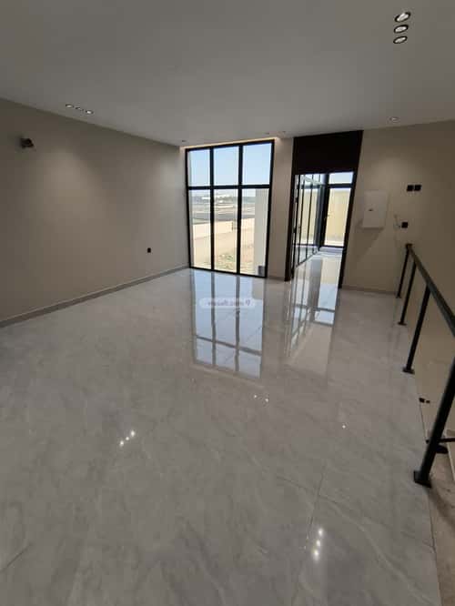 فيلا 300 متر مربع شمالية على شارع 15م الرحمانية، شرق جدة، جدة