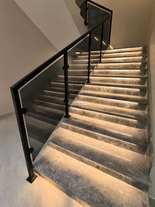 فيلا 275 متر مربع شمالية على شارع 15م الرحمانية، شرق جدة، جدة