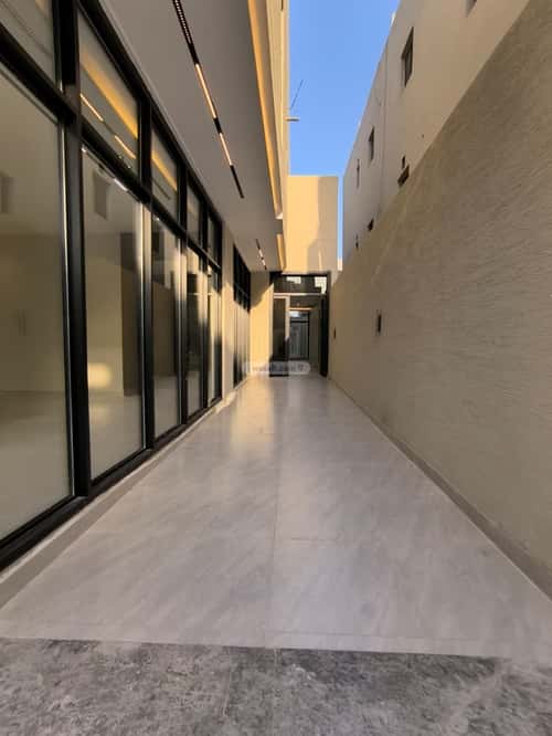 فيلا 275 متر مربع شمالية على شارع 15م الرحمانية، شرق جدة، جدة