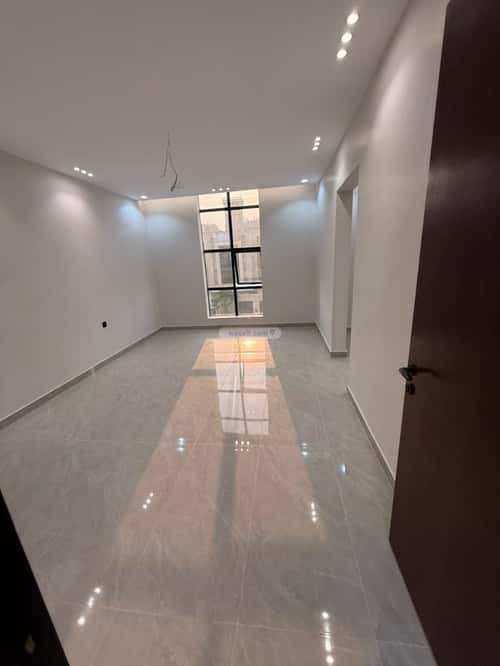 فيلا 300 متر مربع شمالية على شارع 15م الرحمانية، شرق جدة، جدة