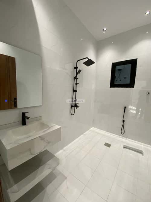 فيلا 288 متر مربع شرقية على شارع 15م الفتح، الجموم