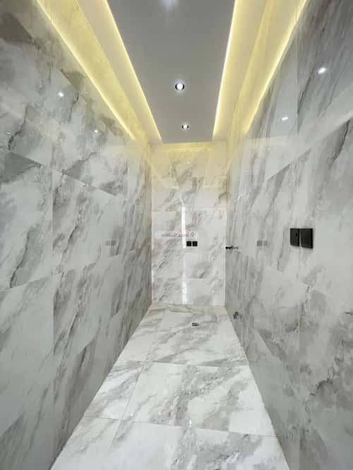 فيلا 374 متر مربع شرقية على شارع 20م العرفاء الغربية، الطائف