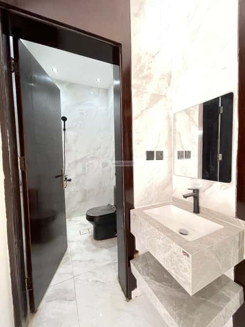 فيلا 374 متر مربع شرقية على شارع 20م العرفاء الغربية، الطائف