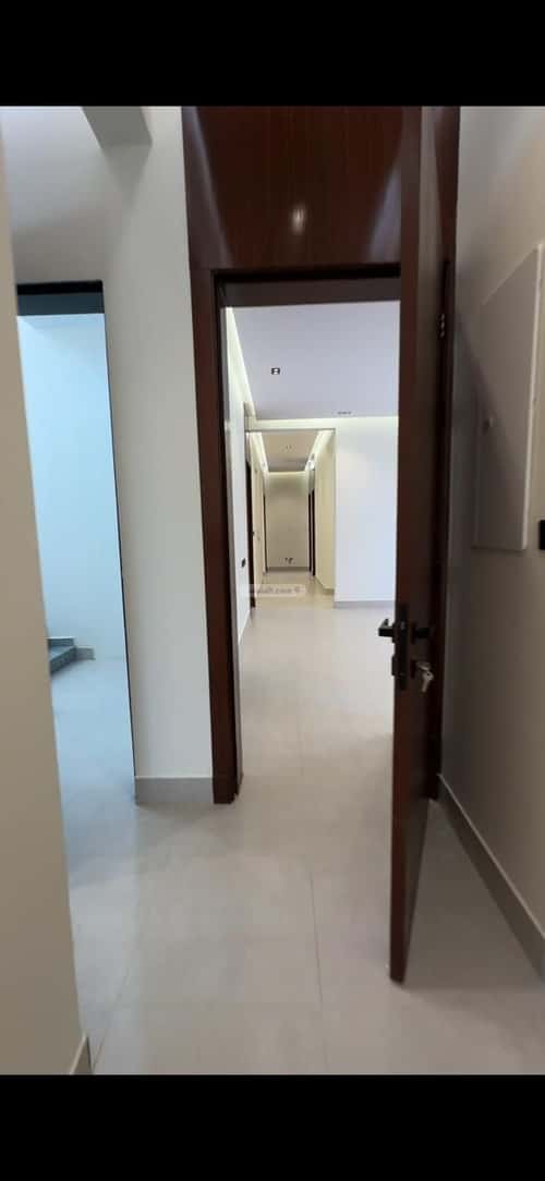 دور 329 متر مربع ب 8 غرف عكاظ، جنوب الرياض، الرياض