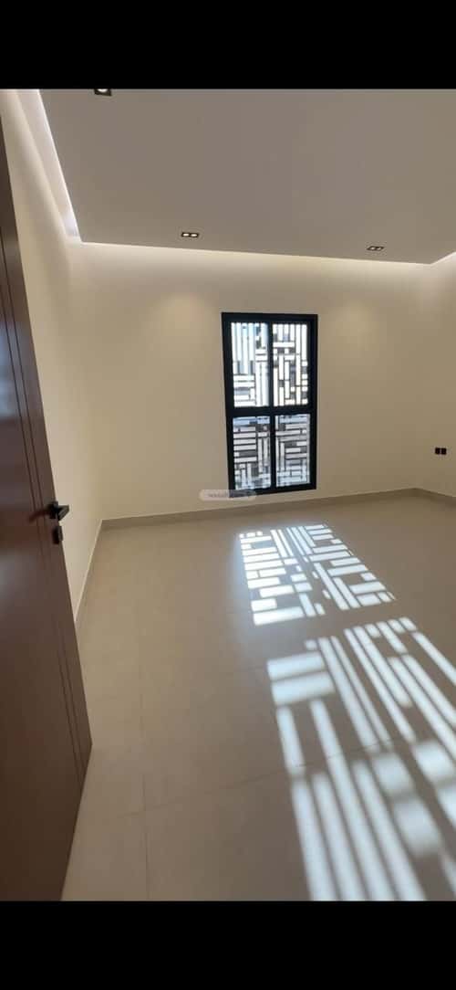 دور 329 متر مربع ب 8 غرف عكاظ، جنوب الرياض، الرياض