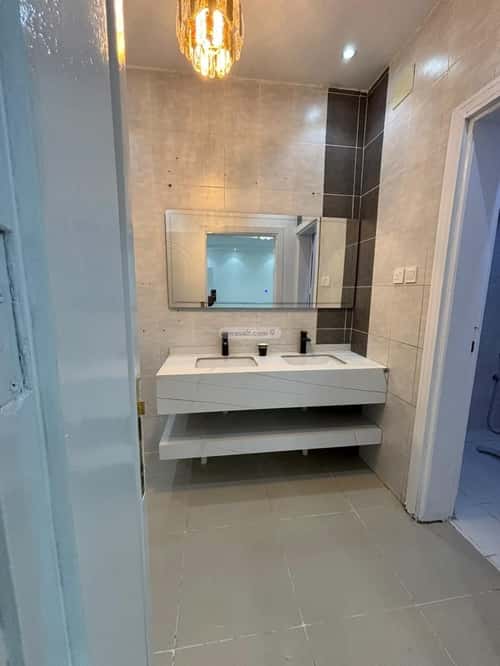 شقة 245 متر مربع ب 5 غرف الحلقة الغربية، الطائف