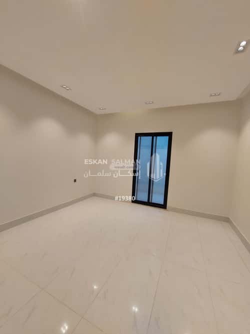 Floor 182 SQM with 5 Bedrooms Al-Janadriyah, East Riyadh, Riyadh