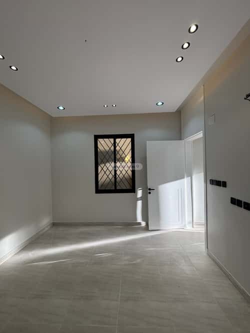 Apartment 204 SQM with 6 Bedrooms Al-Yarmouk, Khamis Mushait