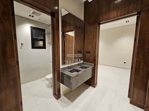 Floor with 5 Bedrooms Al-Muanisiyah, East Riyadh, Riyadh