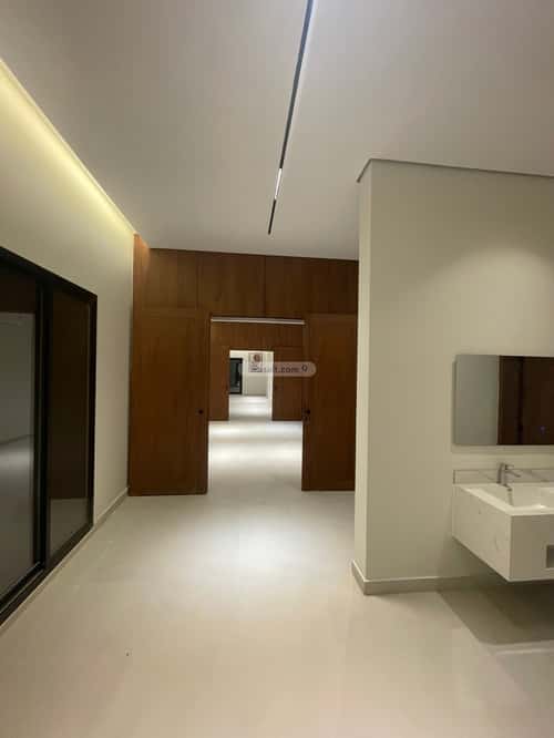 فيلا 339 متر مربع جنوبية على شارع 18م النظيم، شرق الرياض، الرياض