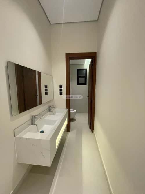 فيلا 339 متر مربع جنوبية على شارع 18م النظيم، شرق الرياض، الرياض