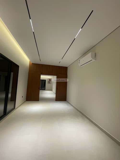 فيلا 339 متر مربع جنوبية على شارع 18م النظيم، شرق الرياض، الرياض