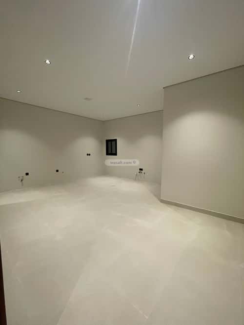 فيلا 339 متر مربع جنوبية على شارع 18م النظيم، شرق الرياض، الرياض