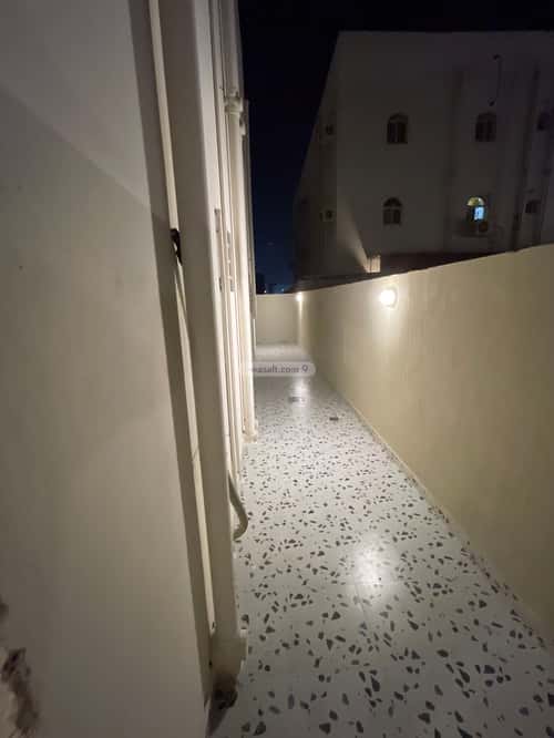 شقة 180 متر مربع ب 5 غرف الرحاب 1، جازان