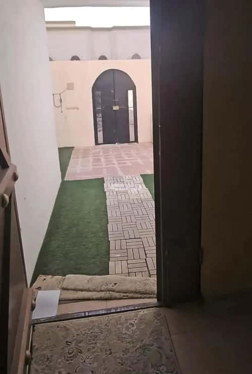 فيلا 492 متر مربع شمالية شرقية على شارع 25م طويق، الخرج