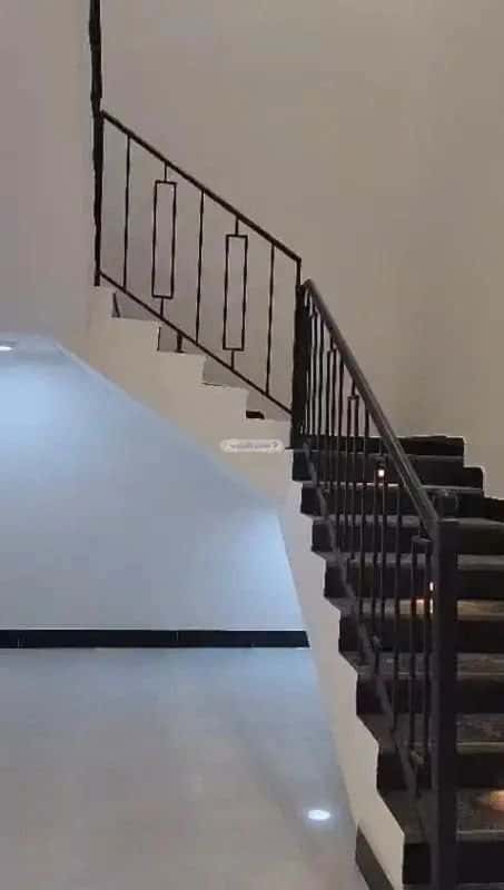 فيلا 332 متر مربع غربية على شارع 20م الواحة، الخرج