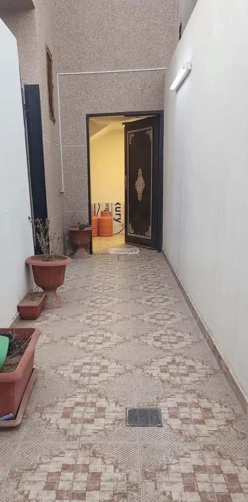 Apartment 230 SQM with 8 Bedrooms Al Faisaliyah, Al Kharj