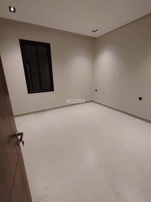 Floor 244 SQM with 4 Bedrooms Al-Yarmuk, East Riyadh, Riyadh