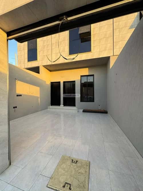 فيلا 213 متر مربع غربية على شارع 20م عكاظ، جنوب الرياض، الرياض