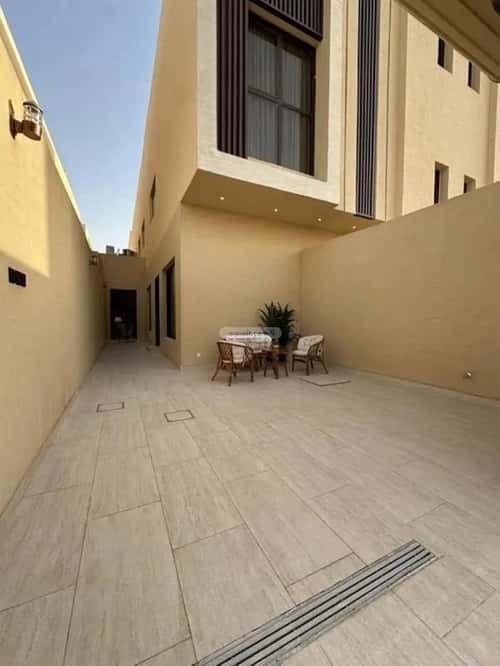 Floor 183 SQM with 3 Bedrooms Okaz, South Riyadh, Riyadh