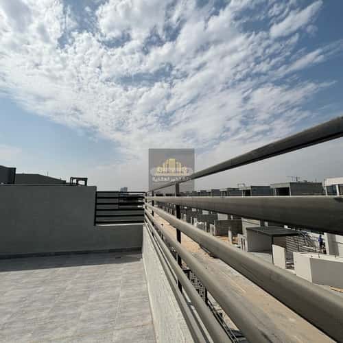 فيلا 357 متر مربع جنوبية على شارع 20م السيف، الدمام