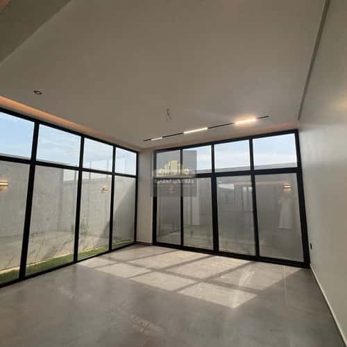 فيلا 357 متر مربع جنوبية على شارع 20م السيف، الدمام