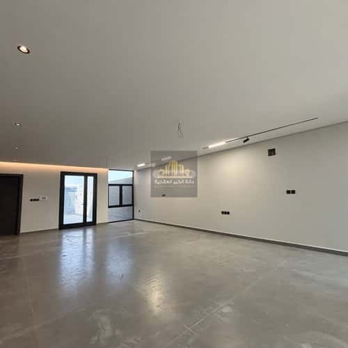 فيلا 357 متر مربع جنوبية على شارع 20م السيف، الدمام