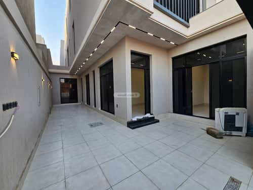 Villa 312 SQM with 1 Apartment Facing South Al-Maizaliyah, East Riyadh, Riyadh