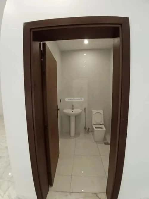 Villa 243 SQM Facing South with 11 Bedrooms Al-Manarat, North Jeddah, Jeddah