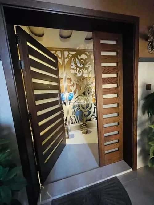 فيلا 281 متر مربع شرقية على شارع 12م المرجان، شمال جدة، جدة