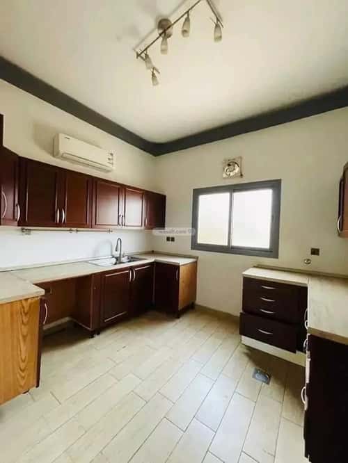 فيلا 281 متر مربع شرقية على شارع 12م المرجان، شمال جدة، جدة