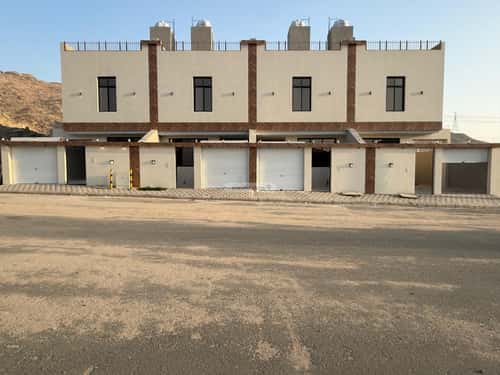 فيلا 374 متر مربع شمالية على شارع 20م الهجلة الجديد، مكة المكرمة