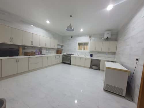 فيلا 665 متر مربع شرقية على شارع 15م الشرقية، أبها