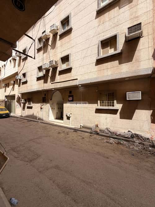 Building 325 SQM Facing West Al Khaleej, Aldammam