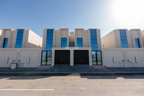 فيلا 260 متر مربع شمالية على شارع 20م الشروق، الدمام