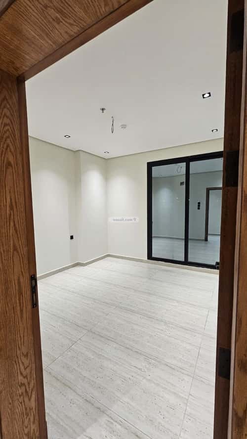 Apartment 211 SQM with 5 Bedrooms King Fahad Dist, Aldammam