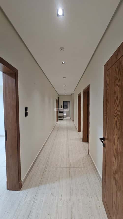 شقة 211 متر مربع ب 5 غرف ضاحية الملك فهد، الدمام