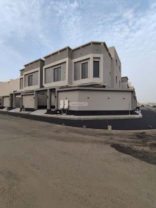 فيلا 330 متر مربع شمالية على شارع 15م الرحمانية، شرق جدة، جدة