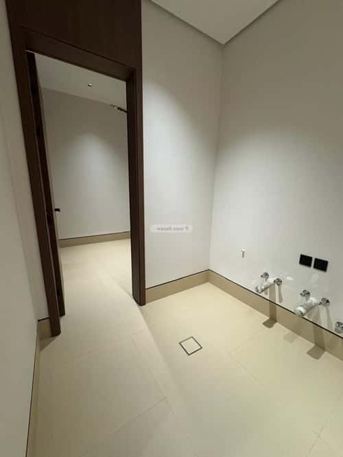 Floor 100 SQM with 5 Bedrooms Ar-Rimal, East Riyadh, Riyadh